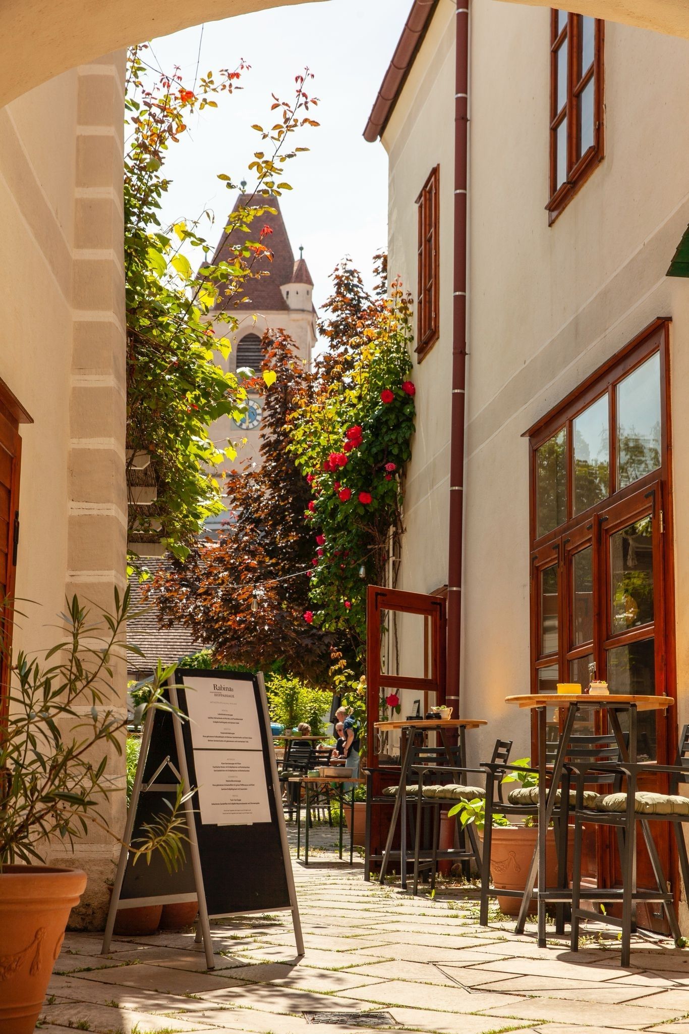galerie rabinas hofpassage schoener innenhof